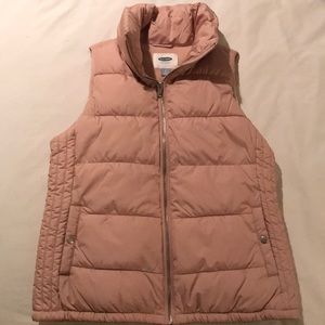 Cute puffer vest w/fleece in line❄️💗